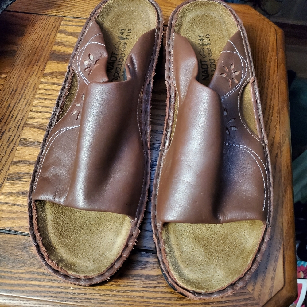 Naot Rome style leather sandals